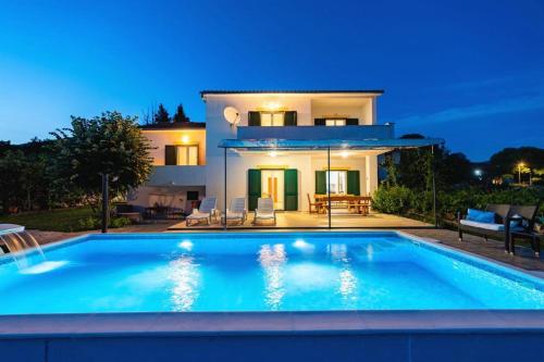 Guesthouse Matija — 4-Star Luxury Hotel in Sestanovac, Croatia