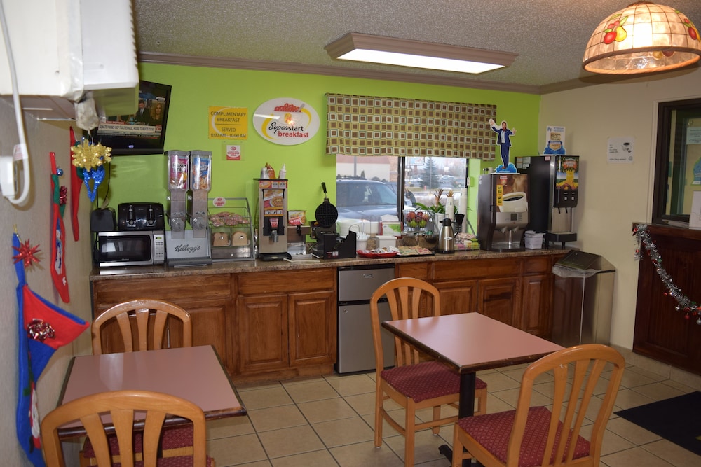 Super 8 by Wyndham Saginaw - photo 32
