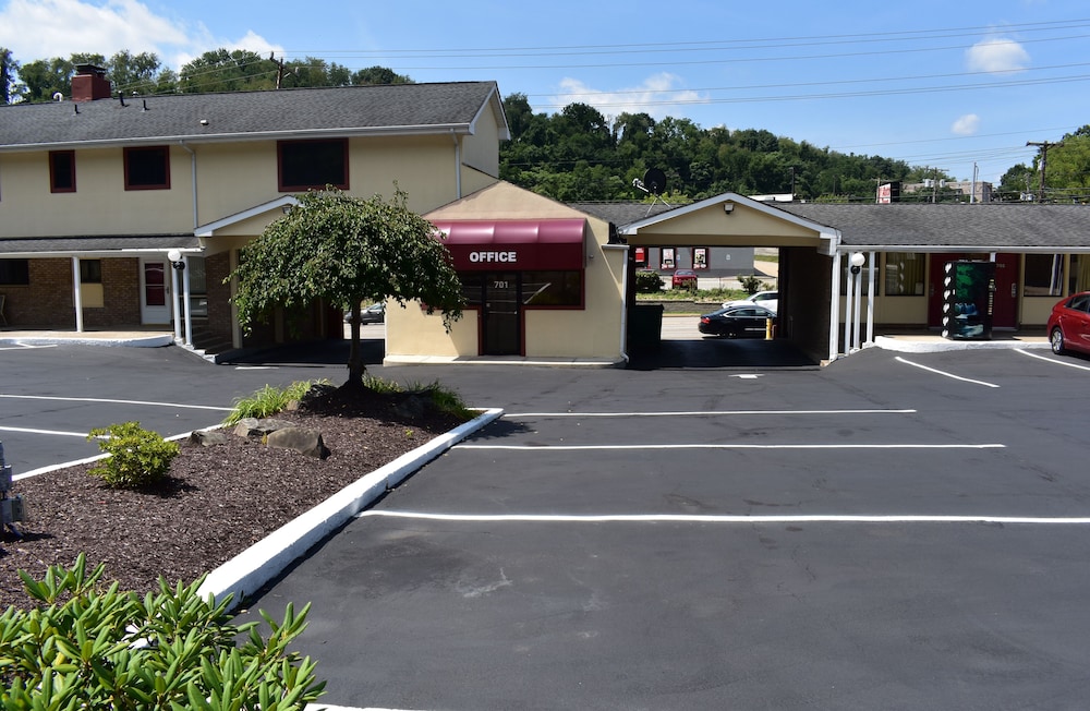 South Hills Motel - photo 49