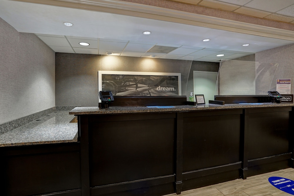 Hampton Inn Cortland - photo 4