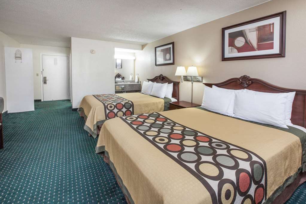 Super 8 by Wyndham Clinton - photo 9