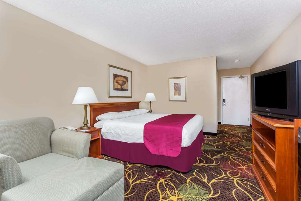 Baymont by Wyndham Cornelia - photo 8
