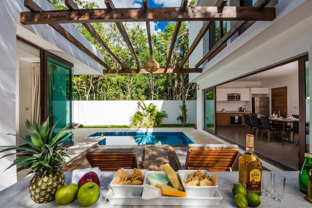 Villa Amore 4 bedroom house sleeps 8 — 4-Star Luxury Hotel in Tulum, Mexico