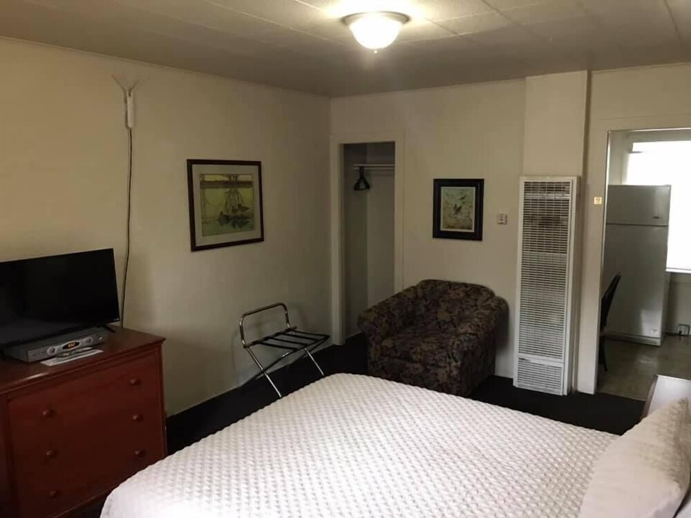 The Manor Motel - photo 25