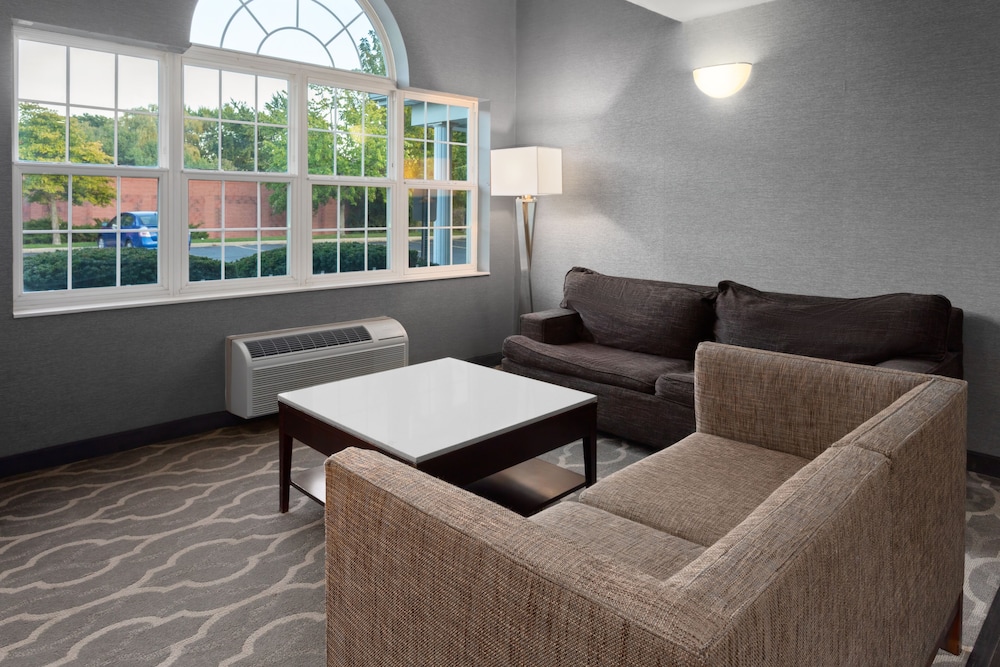 Americas Best Value Inn & Suites Racine - photo 9