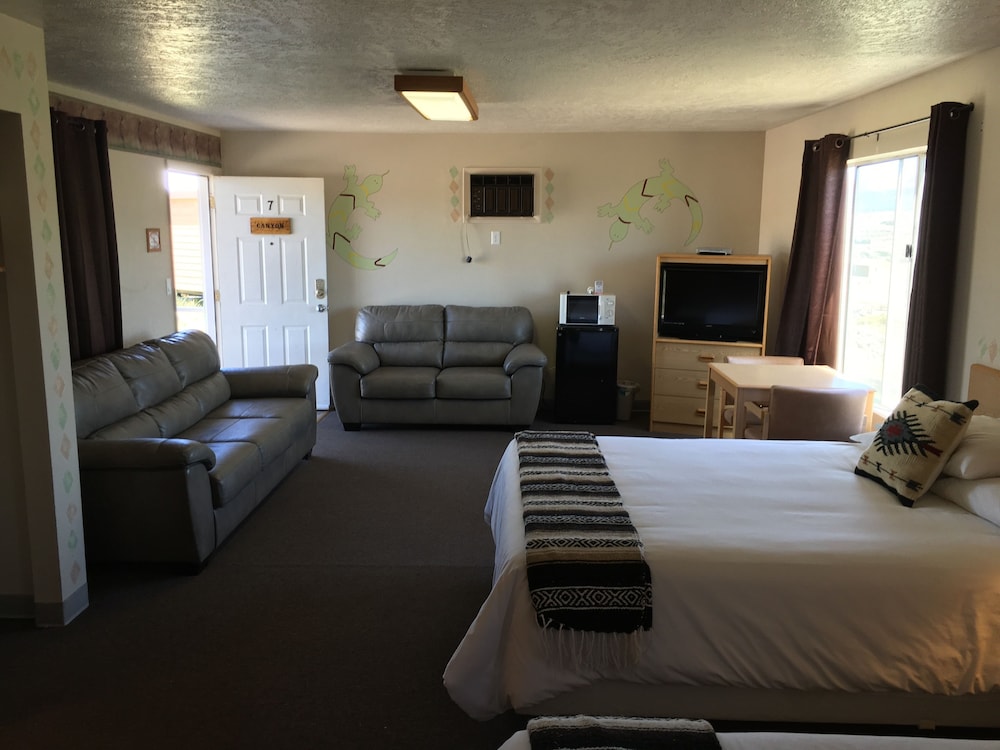 The Riverside Ranch RV Park Motel & Campground - photo 6
