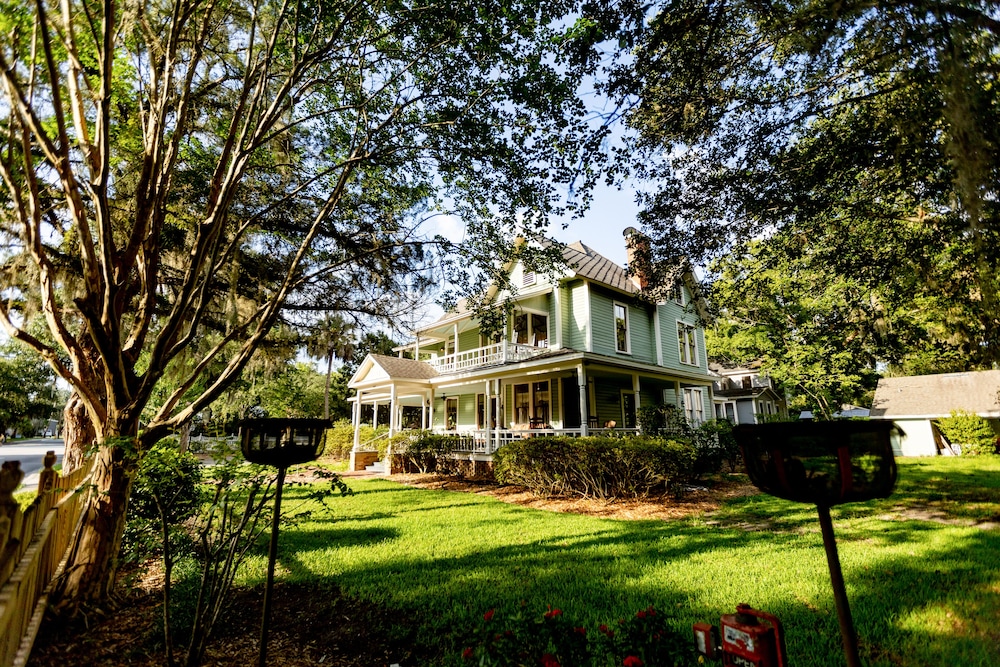 Camellia Rose Inn - photo 2