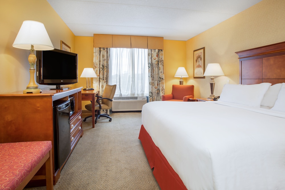Holiday Inn Express & Suites Bloomington by IHG - photo 6