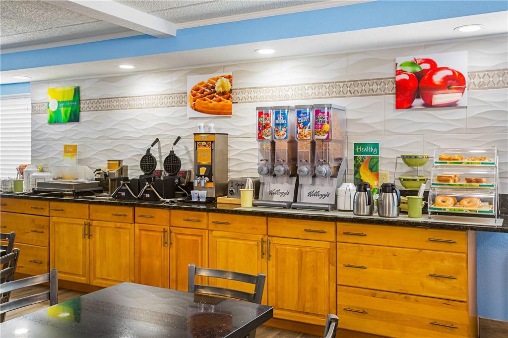 Quality Inn & Suites near Six Flags East - photo 26