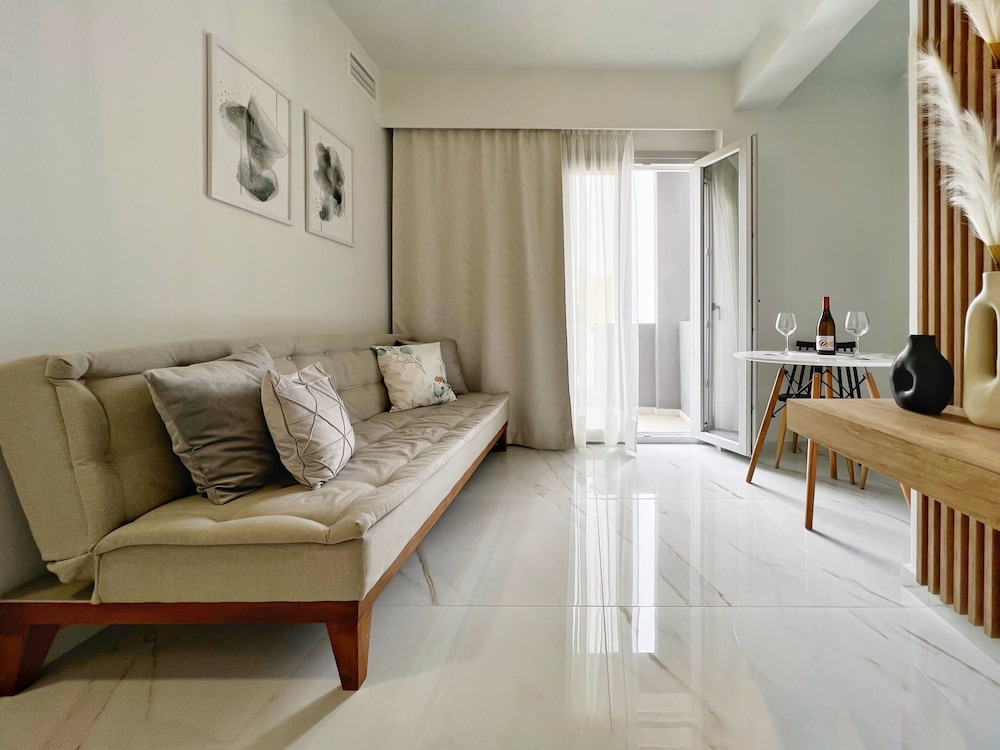 B&K Rooms in Irakleion, Greece