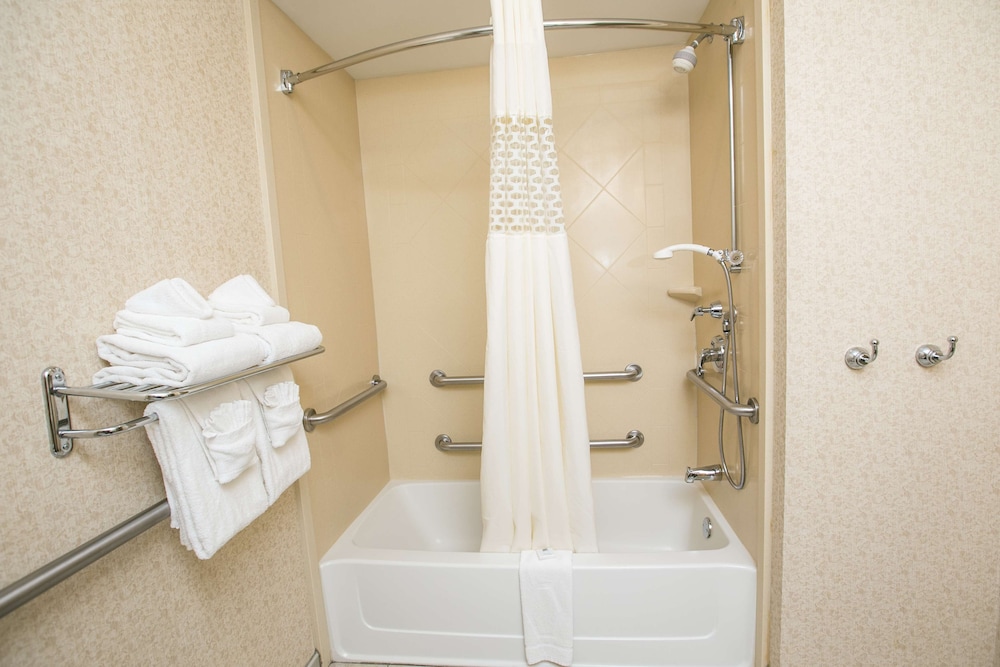 Hampton Inn Hadley Amherst Area - photo 22