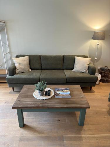 Camellia Cottage Bay Room