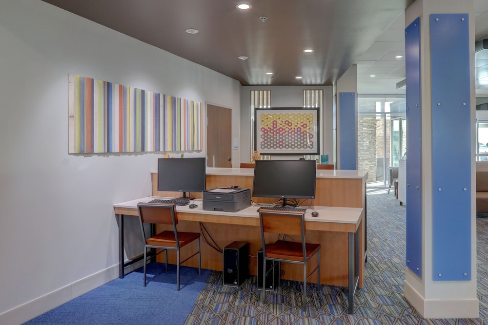 Holiday Inn Express & Suites Auburn Downtown by IHG - photo 31