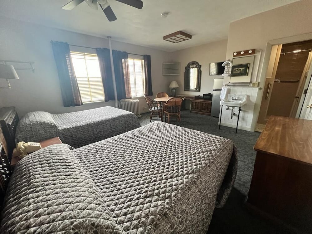 Canfield Hotel - photo 8