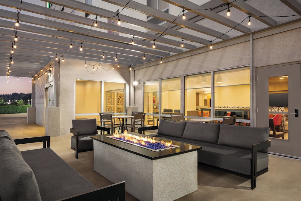 Holiday Inn Express & Suites Bessemer Birmingham SW by IHG - photo 24