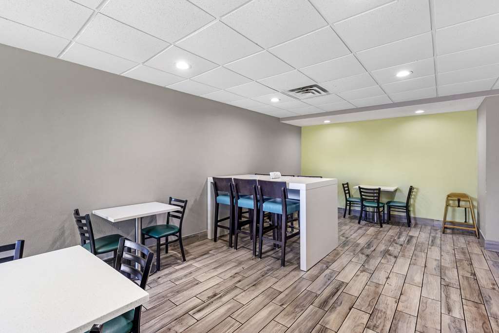 Quality Inn Clarksville Exit 11 - photo 23