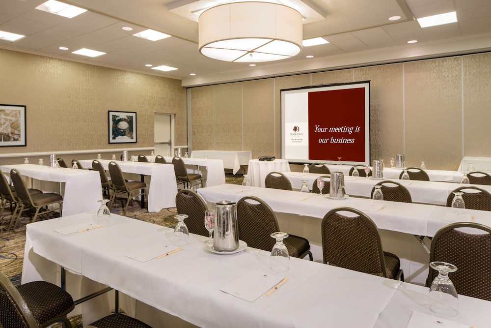 DoubleTree by Hilton Hotel Laurel - photo 43