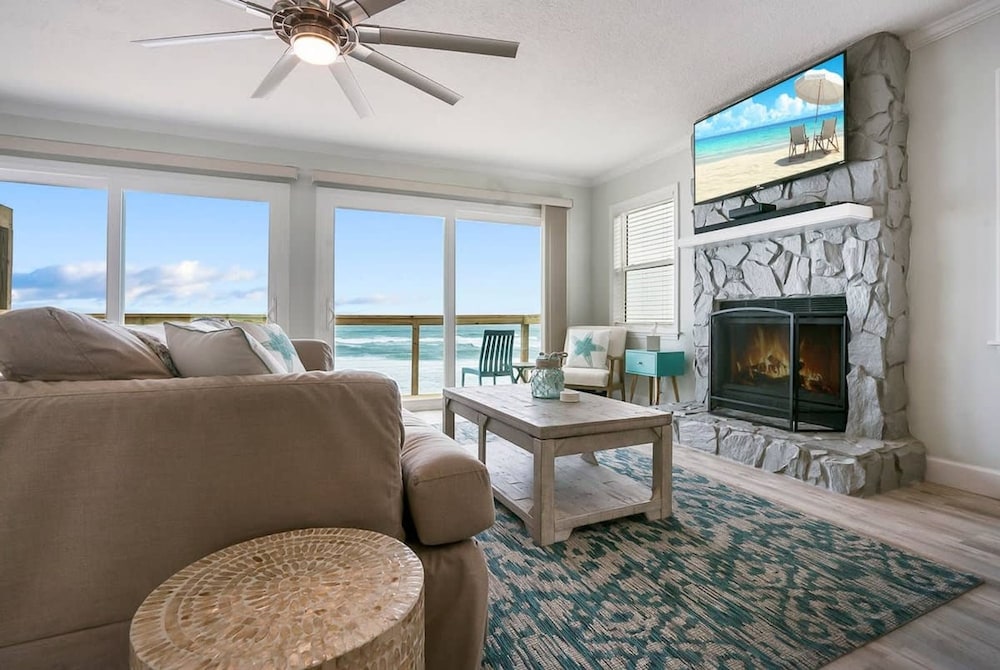 Oceanfront Blissful Sunrises Beach Gear BBQ - last minute hotel in Saint Augustine