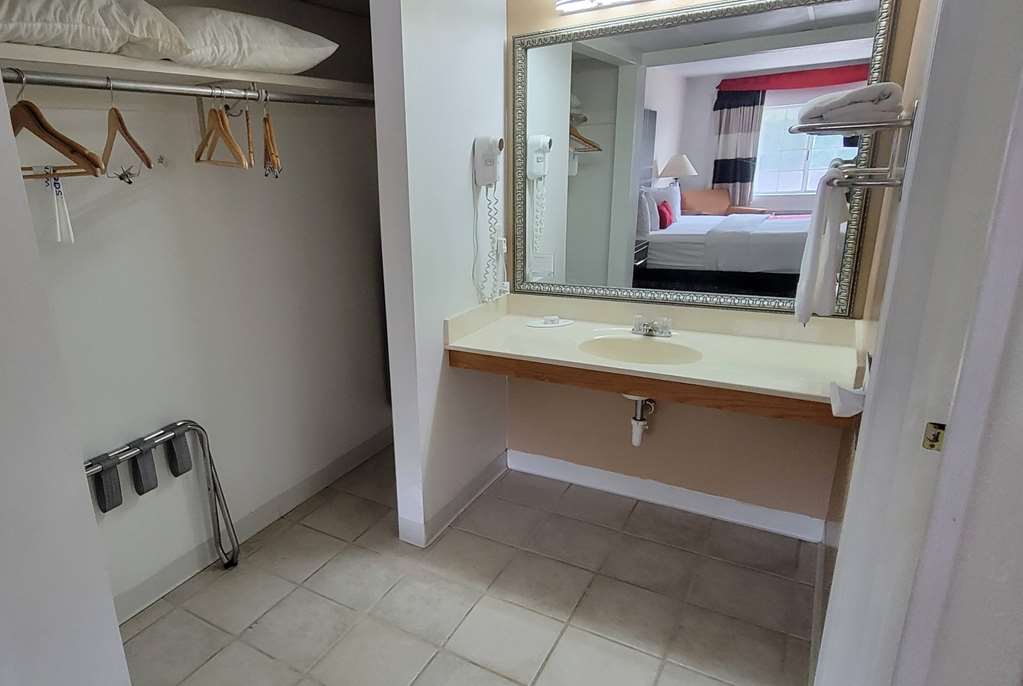 Ramada by Wyndham Mountain Home - photo 97