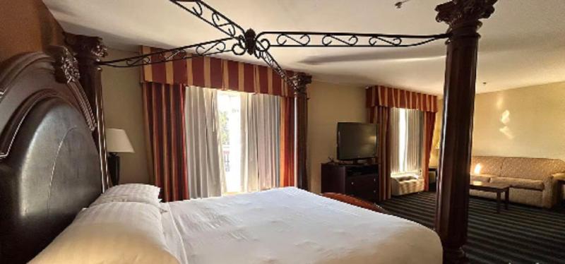 Holiday Inn Express Leesville - photo 15
