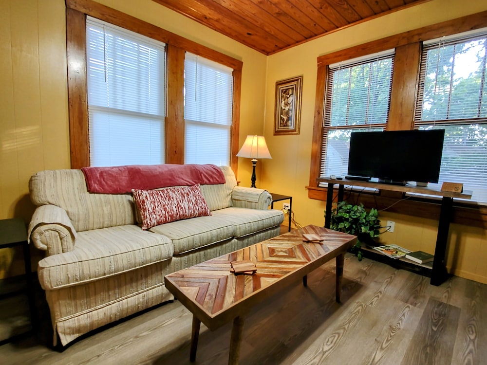 Edgewater Resort Cottage #1 - photo 113