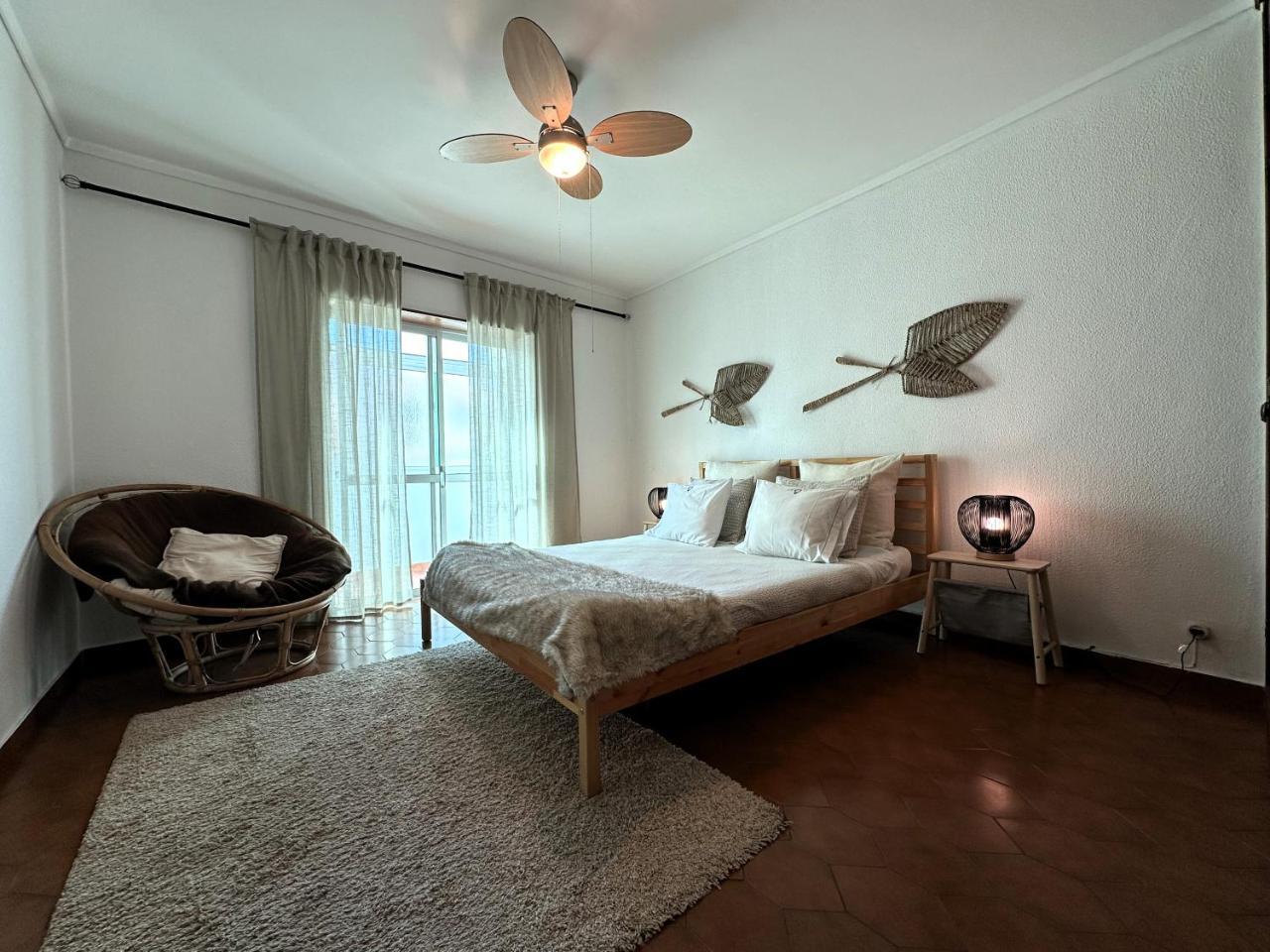 Caparica Central Apartment by HOST POINT — 4-Star Luxury Hotel in Almada, Portugal