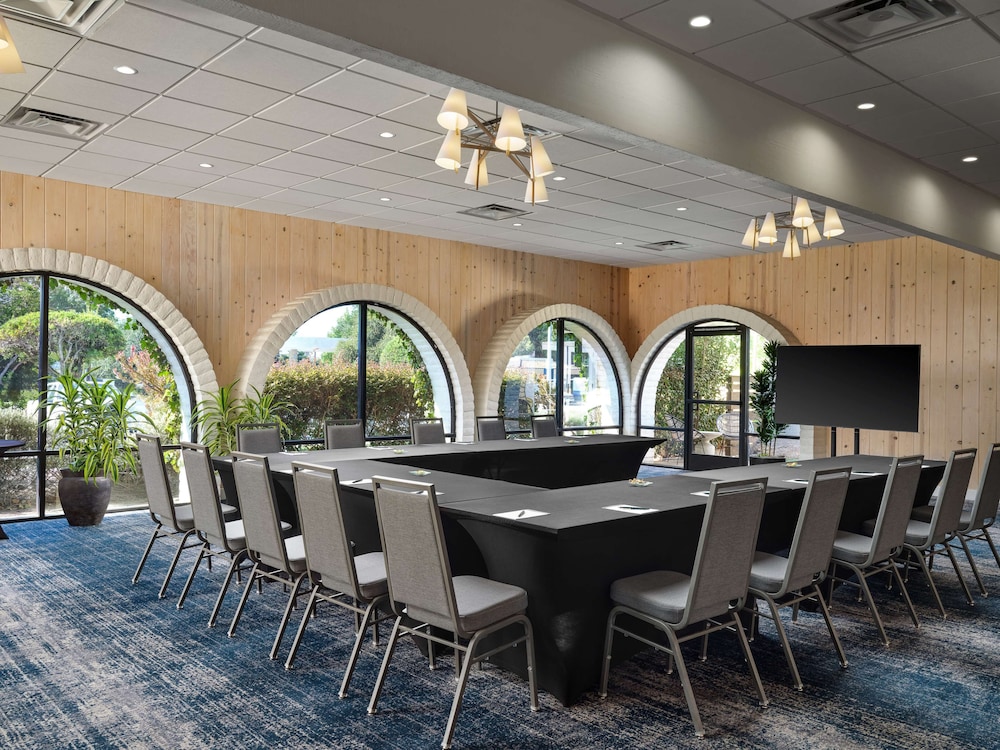The Leta Santa Barbara Goleta Tapestry Collection by Hilton - photo 80