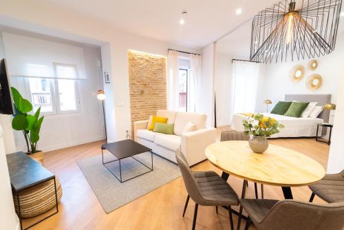 Chinitas Santos Apartments — 4-Star Luxury Hotel in Malaga, Spain