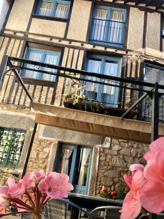 Casa Rural Cabo la Aldea — 4-Star Luxury Hotel in Mogarraz, Spain