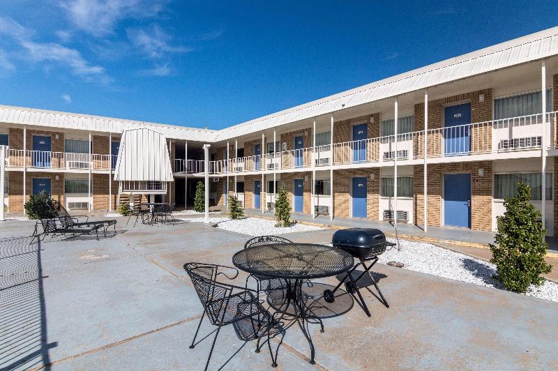 Motel 6 Clinton OK - photo 29