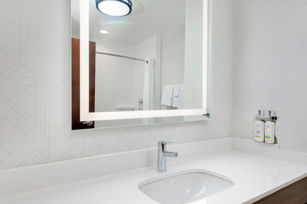 Holiday Inn Express Hotel Ooltewah Springs Chattanooga by IHG - photo 33