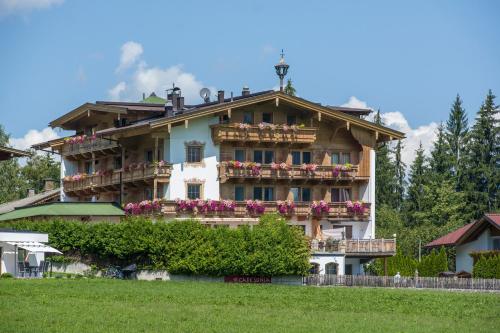 Hotel Pension Wiesenhof - carbon neutral hotel in Kaltenbach