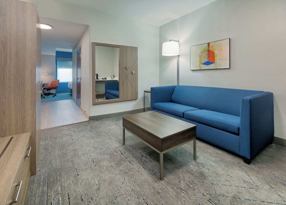 Holiday Inn Express & Suites Dallas Park Central Northeast by IHG - photo 11