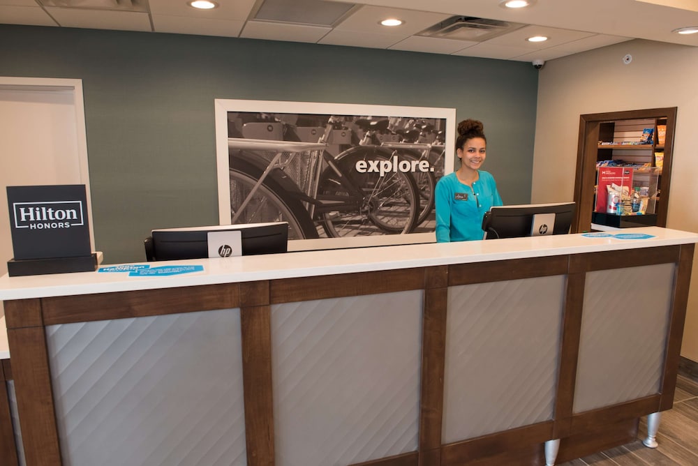 Hampton Inn & Suites Bay City - photo 4