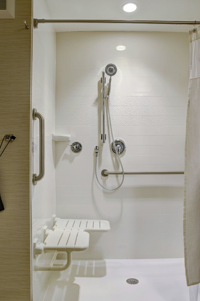 Fairfield Inn & Suites Rochester Mayo Clinic Area St. Marys - photo 15