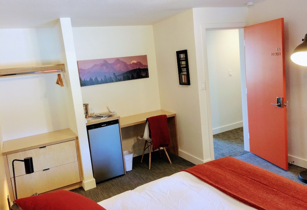 Heliotrope Hotel - photo 13