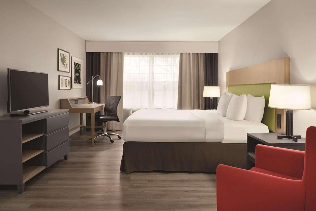 Country Inn & Suites by Radisson Waterloo IA - photo 10