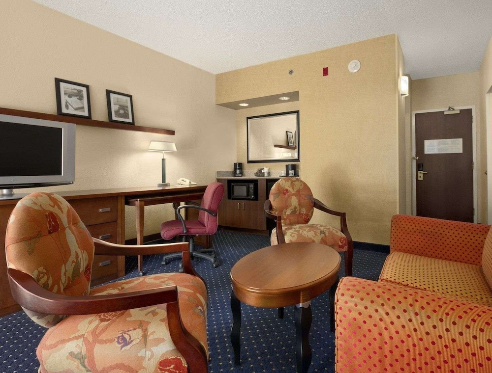 Baymont by Wyndham Columbia Northwest - photo 10