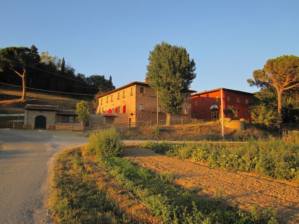 Fattoria Di Corazzano — hotel in San Miniato