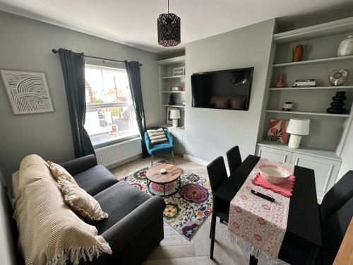 Bronte Cottage Quirky central 2bed seaside — Hornsea — photo 2