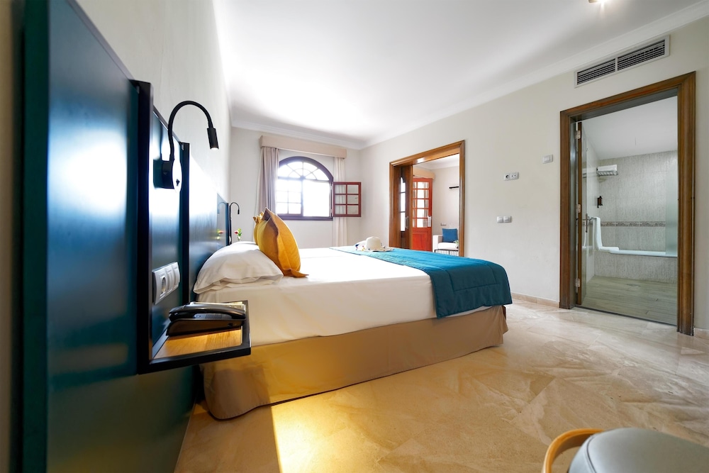 Suites & Villas by Dunas — 4-Star Luxury Hotel in Maspalomas, Spain