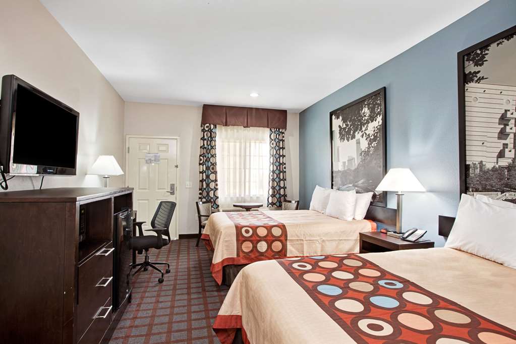 Super 8 by Wyndham Houston North I 45 - photo 8