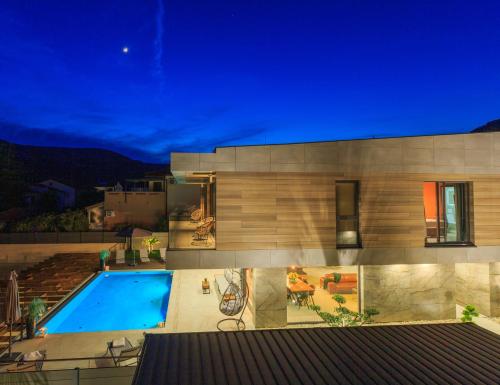 Modern villa with private pool near the sea — 4-Star Luxury Hotel in Baska, Croatia