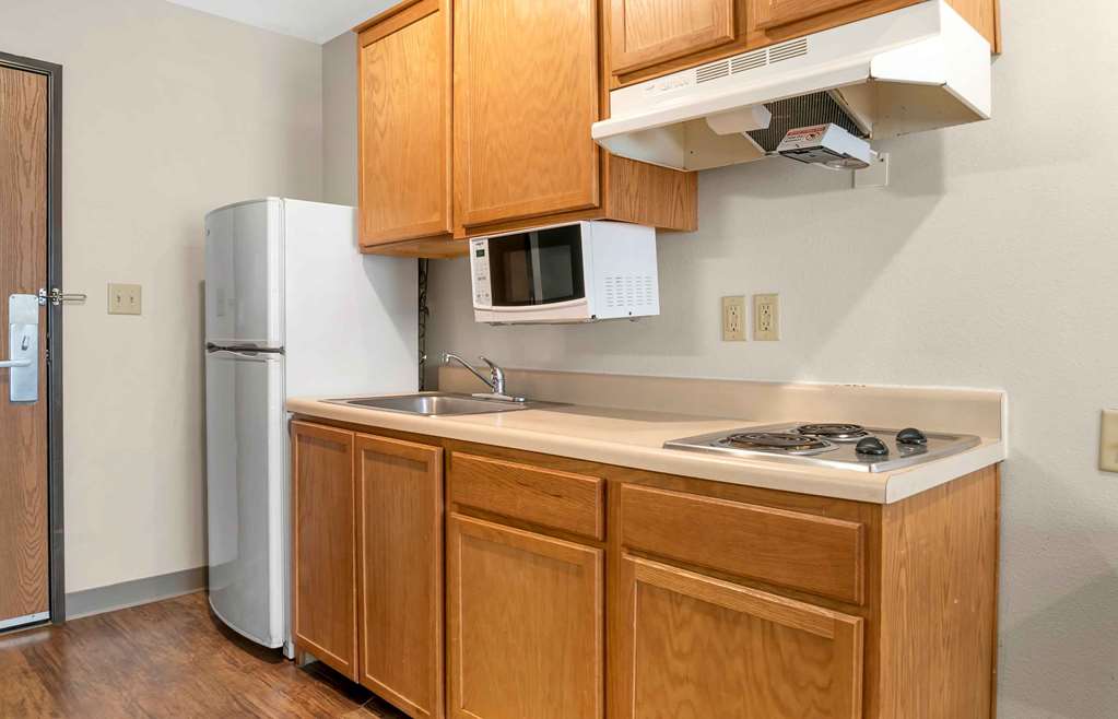 Extended Stay America Select Suites Kalamazoo West - photo 27