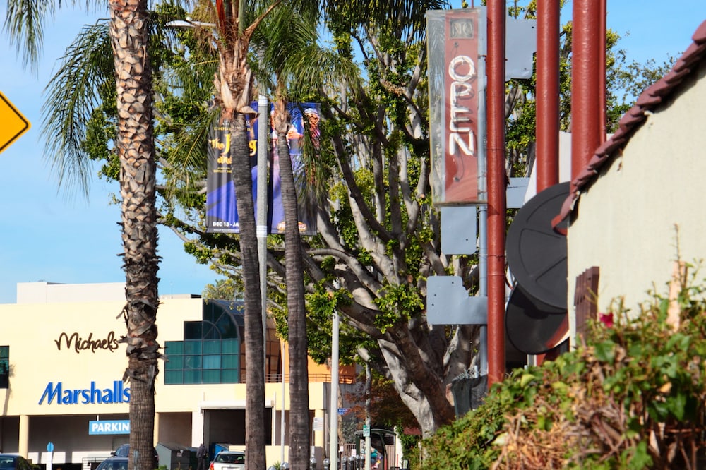 El Royale Hotel Near Universal Studios Hollywood - photo 45