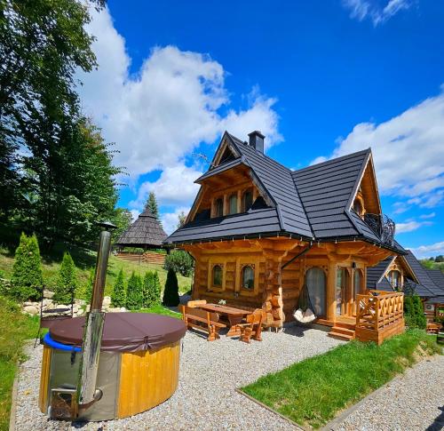 Góralska Chatka 3 Highland Cottage Jacuzzi Sauna Split AC Private parking Mountains View — 4-Star Luxury Hotel in Zakopane, Poland