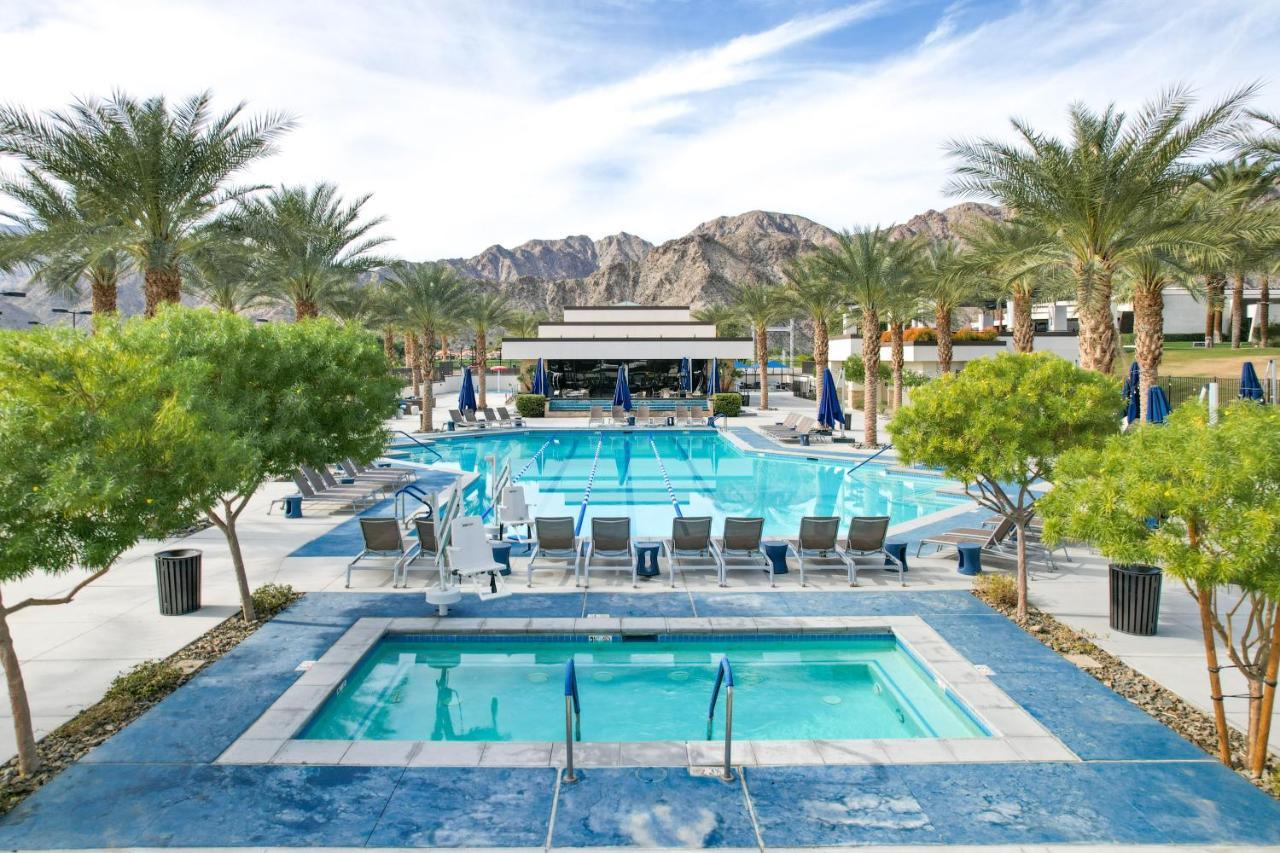 La Quinta Abode Patio Pools And Golf Course Views — La Quinta