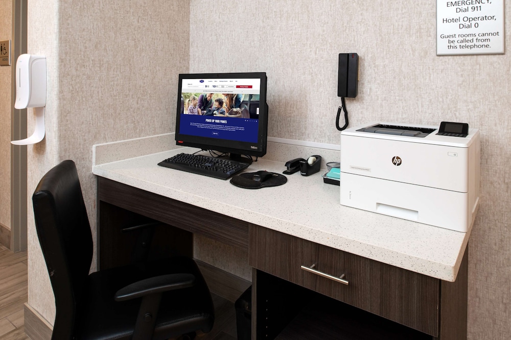 Hampton Inn Kansas City Northeast - photo 71