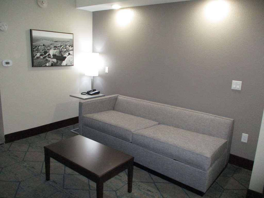 Best Western Plus McPherson - photo 15