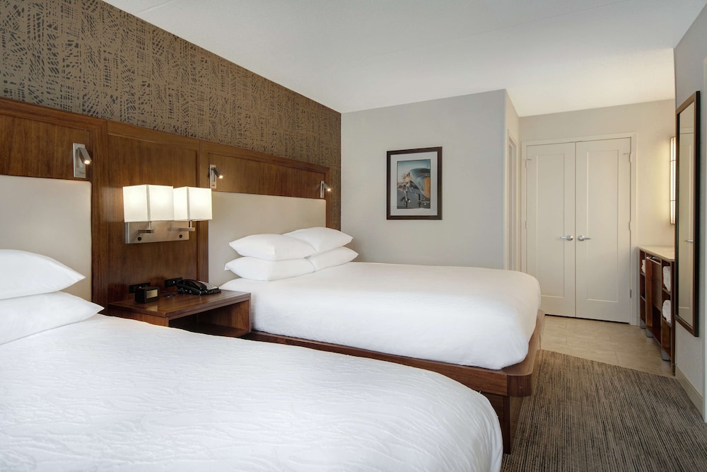 Embassy Suites by Hilton Detroit Metro Airport - photo 10